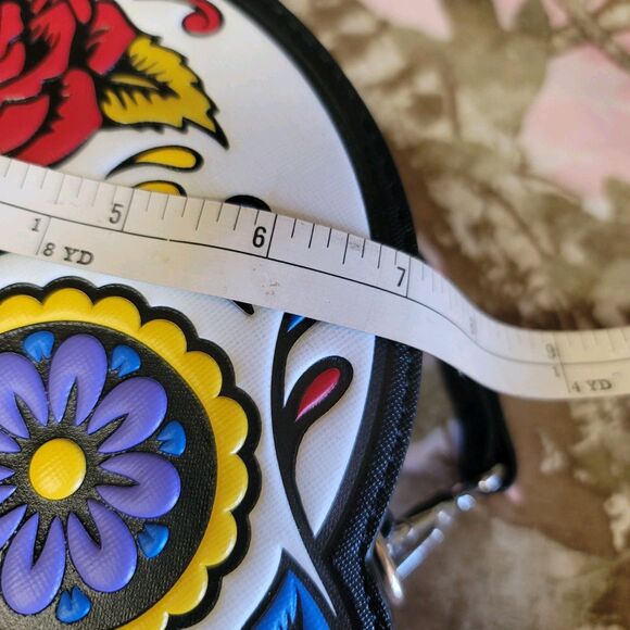 Day Of The Dead Sugar Skull Shaped Crossbody Purse NWOT - Picture 6 of 8